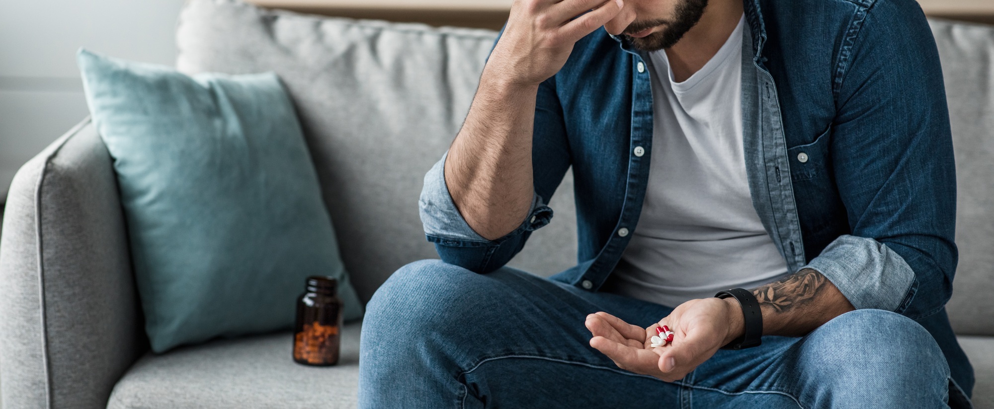 Addiction to painkillers, drug addiction, overdose, suicide and antidepressants